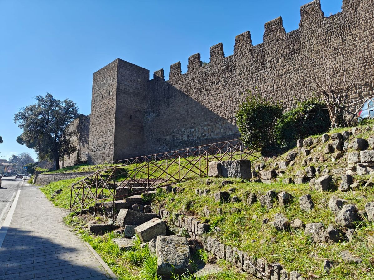 Perché Viterbo Medievale? La sfida di un cronista tra Papi e Imperatori